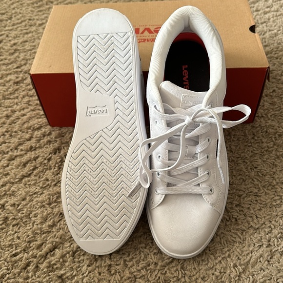 Levis 501 Jeffery WHITE sneakers! ⭐️⭐️⭐️ - Picture 3 of 5